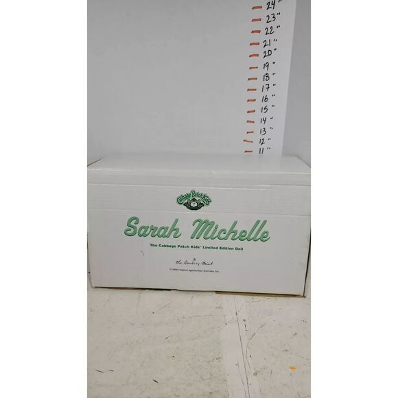 The Danbury Mint Sarah Michelle Porcelain Cabbage Patch Doll 2006 - Picture 8 of 8